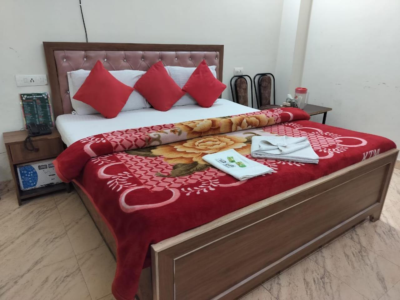 Hotel Holiday Inn Paradise Chandīgarh Exterior foto