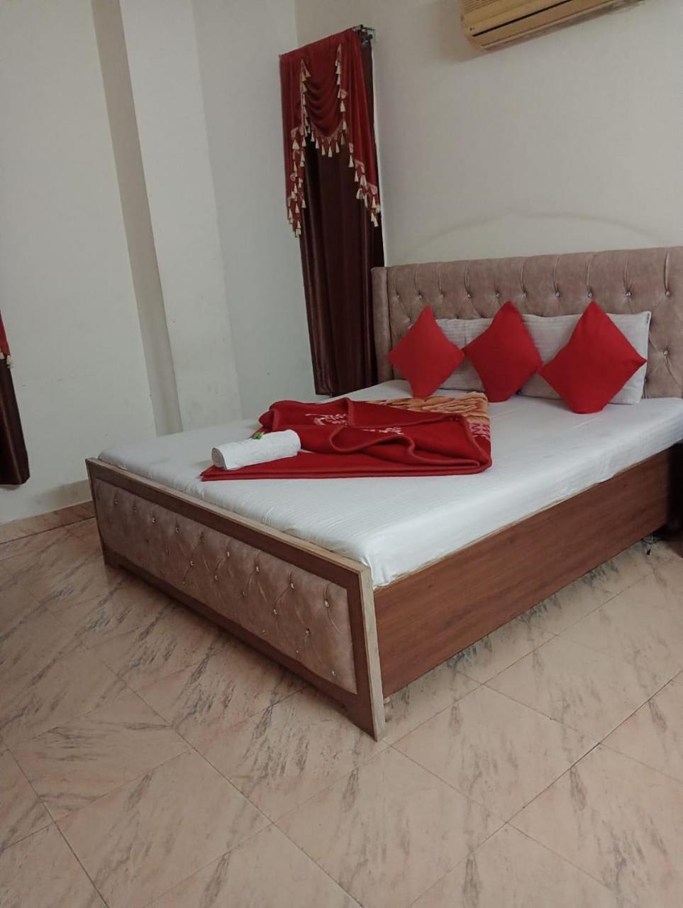 Hotel Holiday Inn Paradise Chandīgarh Exterior foto